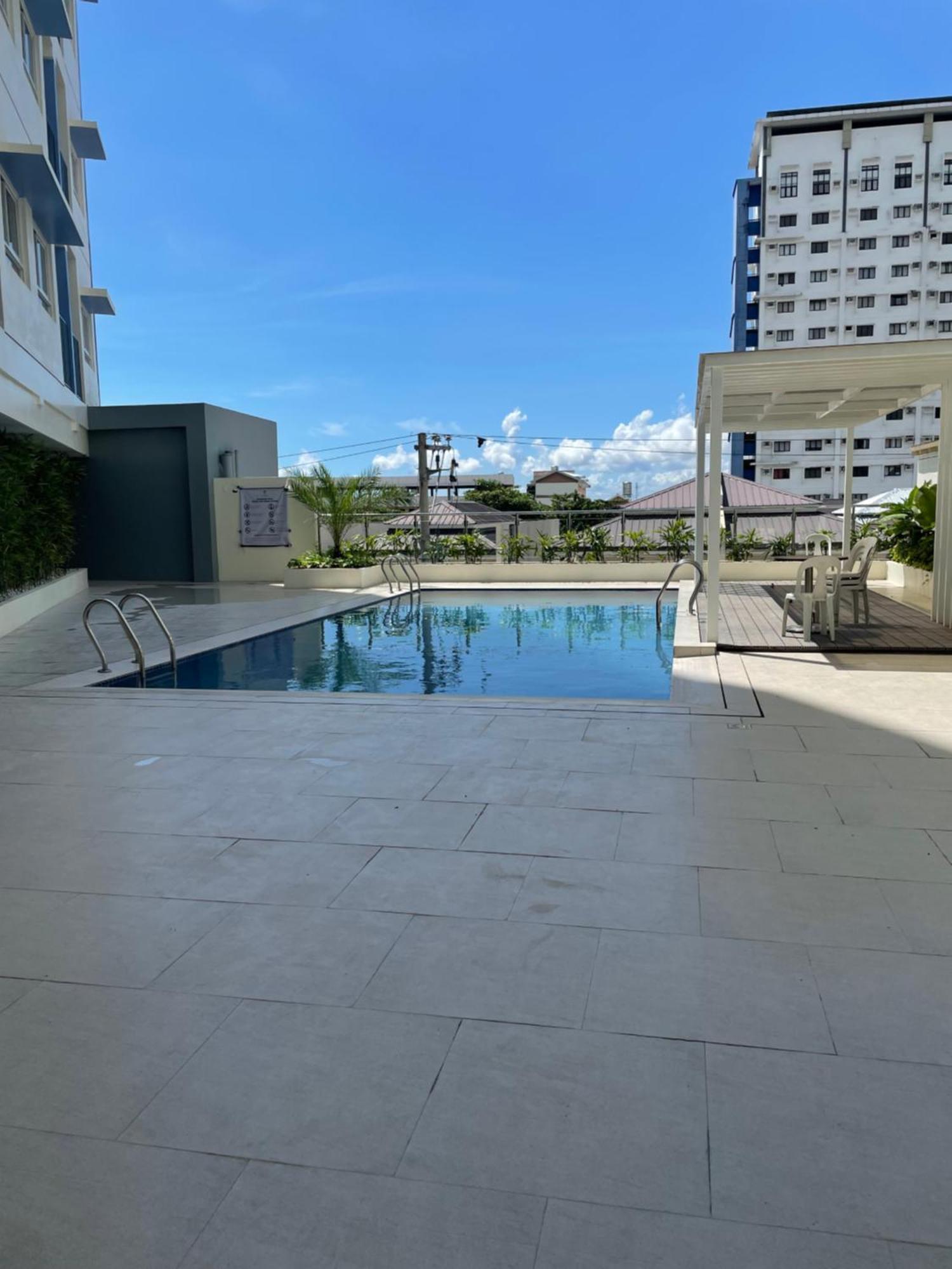 Northwoods Place Condominium Mandaue Bagian luar foto